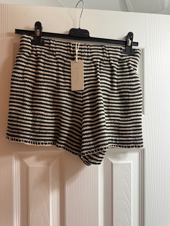 Z Supply Pants - NWT Z Supply Arezzo Crochet Shorts
